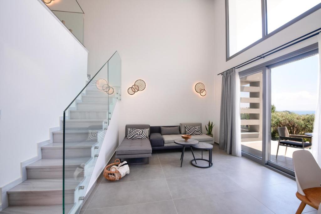 CONSTRUCTION OF A SEVEN APARTMENT RESIDENTIAL DEVELOPMENT WITH UNDERGROUND LEVEL AND SWIMMING POOL